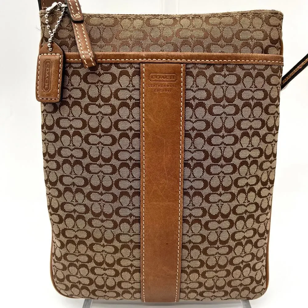 COACH Vintage Signature Micro C Swingback, Brown